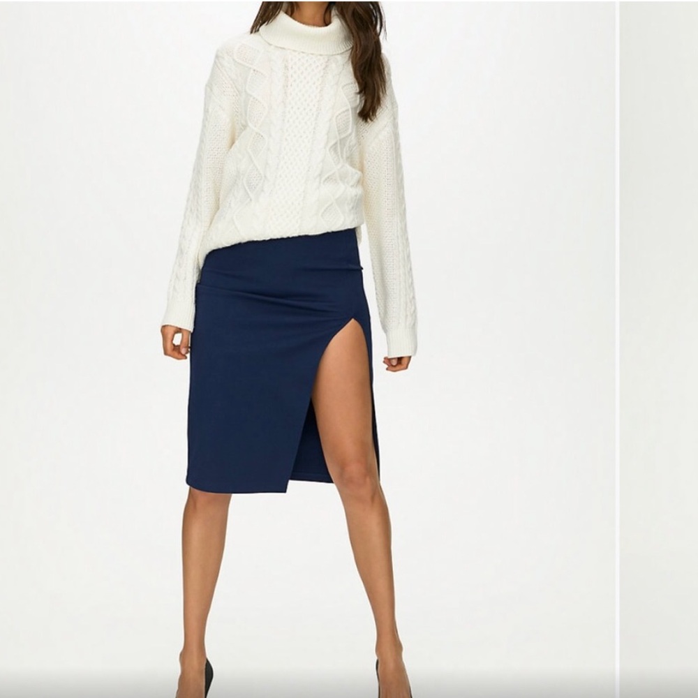 NWT Babaton Pencil Slit Skirt